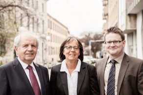 Die Anwälte Heinz-Peter Kaufmann, Karin Struve-Kaufmann und Alexander Kaufmann